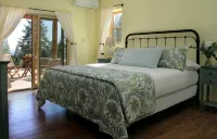 Courtwood Inn