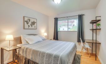 7 Mi to Dtwn: Pet-friendly Abode in Seattle!