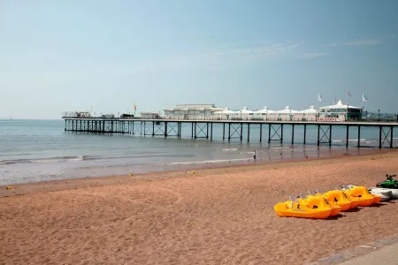 Cambria Hotel Отели рядом с достопримечательностью «Splashdown Quaywest»