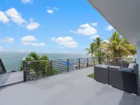 Spacious 5-bedroom house with Pool, Ocean Views, Dock in  wonderful Marathon, Fl - 4-Star