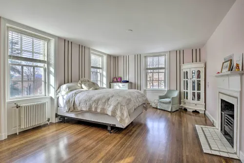 Spacious Estate w/ Courtyard: 2 Miles to Downtown! - Wifi