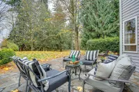 ‘Cedar Grove' Spacious Group Getaway in Snohomish