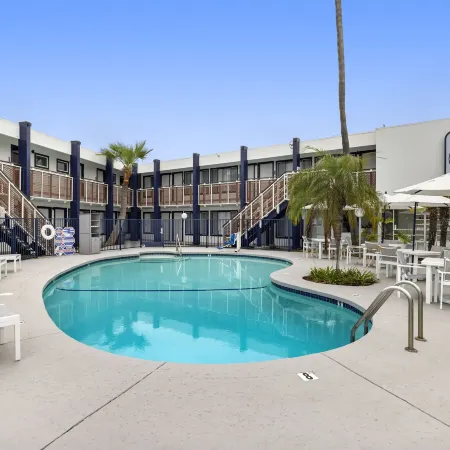 Sea Harbor Hotel - San Diego Отели рядом с достопримечательностью «Харбор-Айленд»