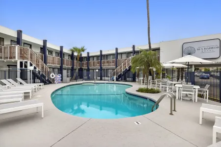 Sea Harbor Hotel - San Diego Отели рядом с достопримечательностью «Пойнт Лома»