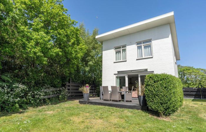 Holiday Home in de Koog Near Beach