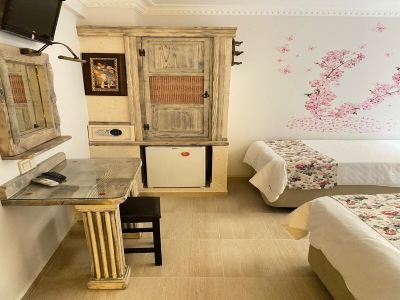Golden Stone Otel