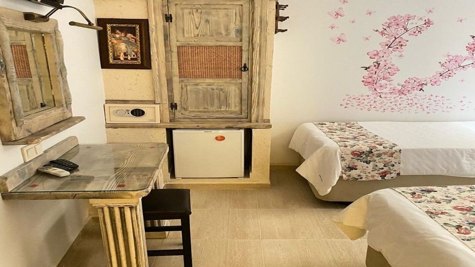 Golden Stone Otel