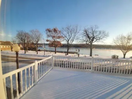 Mr. Rogers River View Отели в г. Clayton County