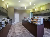 La Quinta Inn & Suites by Wyndham Virginia Beach Hotels near Cavalier Park