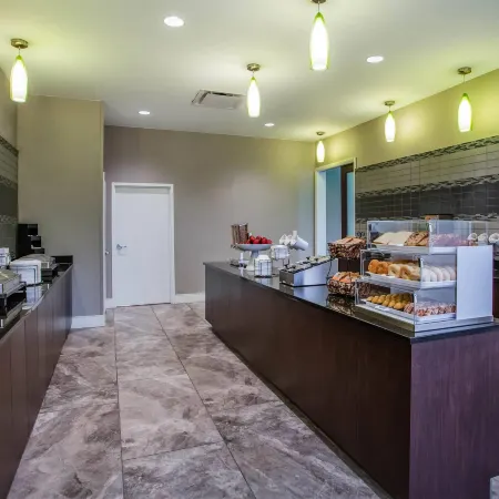 La Quinta Inn & Suites by Wyndham Virginia Beach