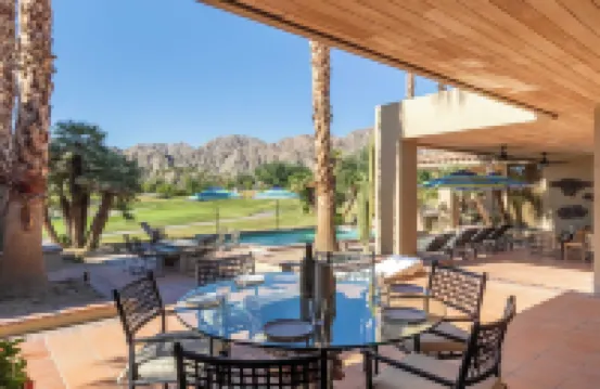 Moonshine by Avantstay Modern & Stylish Estate w/ Bar, Fire Pit & Hot Tub 5 Bd