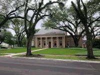 Stylish Suite in Laurel: Experience Hometown Magic Hotel a Laurel