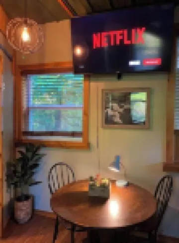 Bigfoot Inn -cabin with loft -near Illinois River