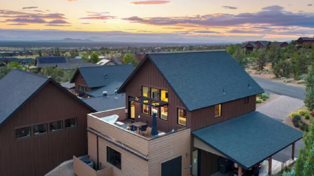 Hat Rock Loop by AvantStay Secluded Powell Butte Escape w Hot Tub Views