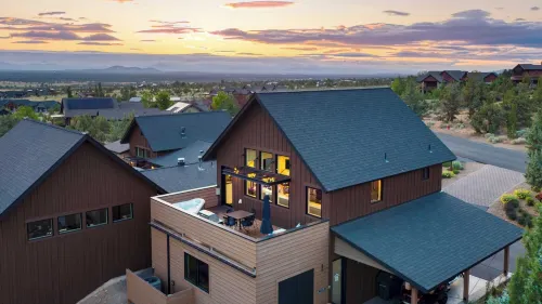 Hat Rock Loop by AvantStay Secluded Powell Butte Escape w Hot Tub Views