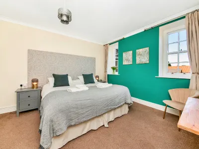 Pennine Hall Apt