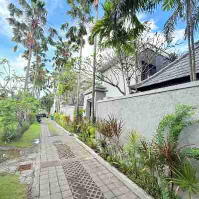 PENELOPY VILLA 1 NEAR EAT STREET OBEROI. Hotel Exterior