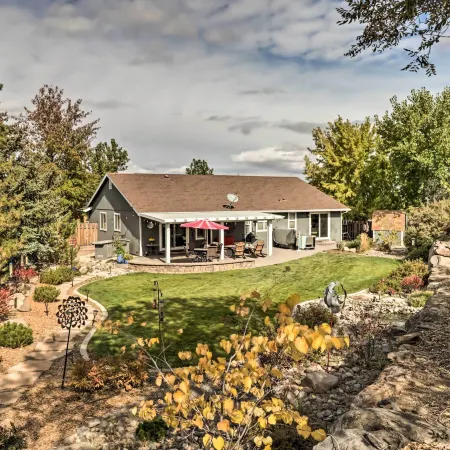 Hot Tub and Fire Pit Reno Gem 12 Mi to Skiing