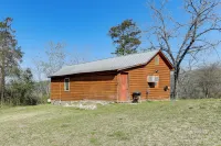 Serene Guion Cabin < 1 Mi to the White River! - Homestays