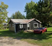 The Black House - 3 Beds - 2 Bed Rooms - Laundry Room ~ Close to Fishing!