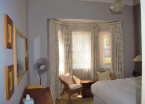 Quaint family home close to Tram terminal