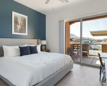 Landing Apartments Oro Valley Hotels in Oro Valley