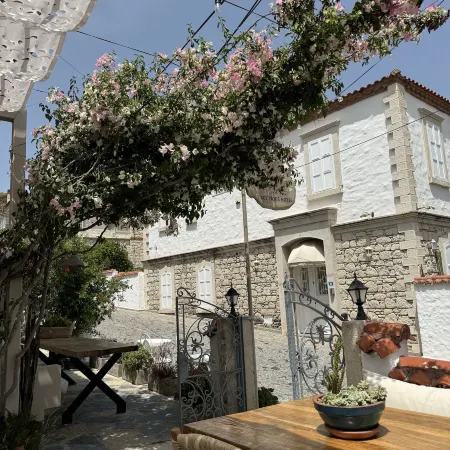 H&R Alaçatı Hotel