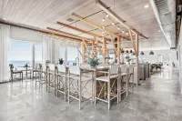 Designer Oceanview Cottage, 360 Views, Near Downtown Boston & Airport, Sleeps 6