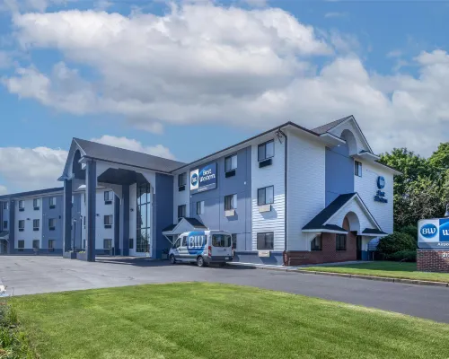 Best Western Airport Inn Hotels in Warwick