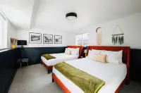 Olde Town 4Br with Hot Tub & Games, 20Min to Red Rocks and Downtown Denver