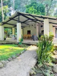 Spacious “ Home,Sweet Home”  3 mins.from the beach .Close to restaurants ,stores