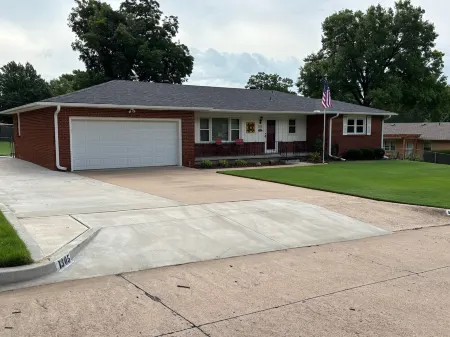 Spacious, Remodeled, in a Quiet Family Oriented Neighborhood