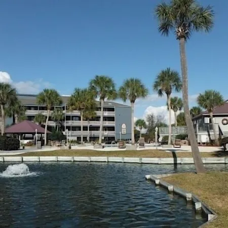 Amazing Sunset Views of Folly River! Close to Folly Beach & Downtown Charleston.