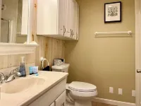 Cozy 1-bedroom Efficiency in Downtown Southwest Harbor [Manset Room] Hotels in Southwest Harbor