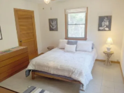 Duck Road Central Location🐶Dog Friendly🎾Parking &Tennis Pass⛱Walk to the Beach