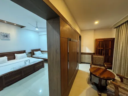 Col's Hotel Uphaar Tirth