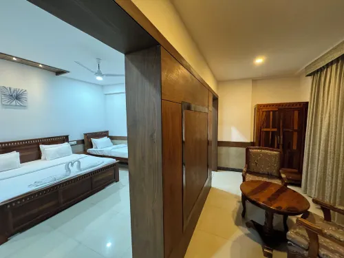 Col's Hotel Uphaar - balcon
