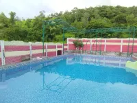 Opulence Resort Nagaon Alibaug - de playa