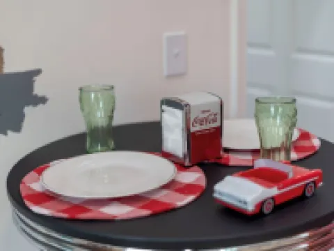 Bristol’s Doo-Wop Den – A 1950s-Themed Retreat with a Modern Twist Hotels in Bristol