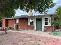 Mountain View Farmhouse; lots of extras!