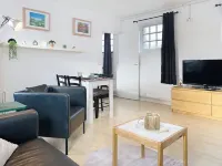 Bright apartment for 4 people 5 minutes from the center of Lille Hotels in Marcq-en-Baroeul