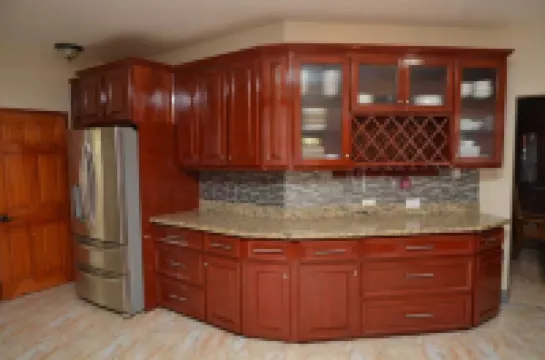 Spacious 7-bedroom villa with WiFi and AC in charming Hanover.