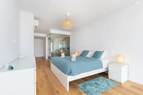 New two-bedroom apartment near the estuary and the beach. Less than 5 minutes' walk from everything! Hotel a Fuseta