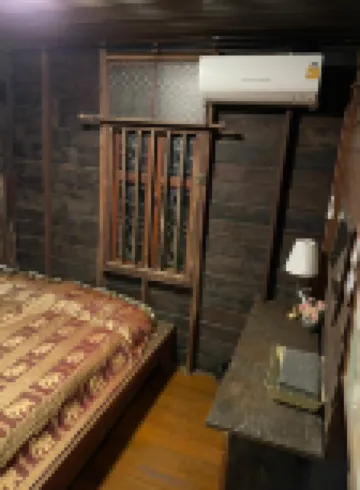 Ayothaya Riverside House Hotels near Wat Chaiwatthanaram