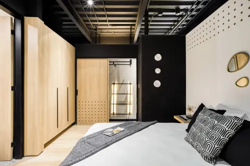 Downtown Designer Apartments by Uliv
