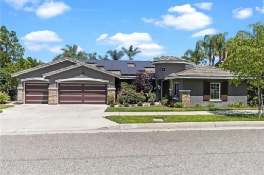 5star Home in Dos Lagos area-~Ideal to accommodate large groups, vacation home!