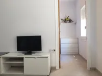 CENTRAL AND RENOVATED APARTMENT, 100m FROM THE BEACH