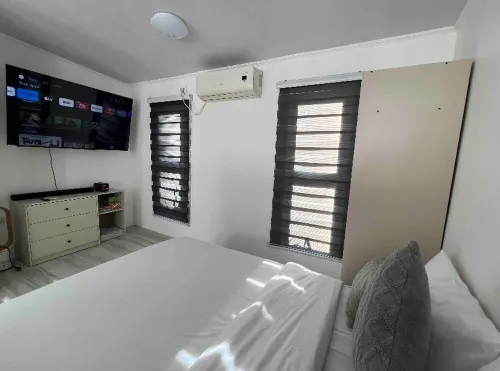 Romantic Cabin Retreat with Garden View + Parking Hotels in Amadeo