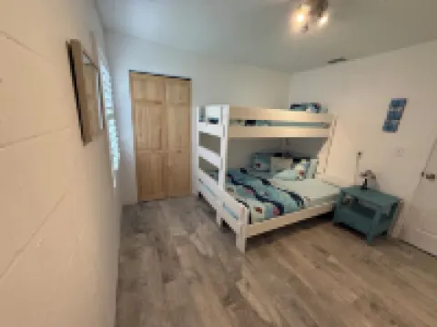 Gulfview Luxury Villa - Waterfront, Spacious, 5 Bed, Heated Pool, Direct to Gulf