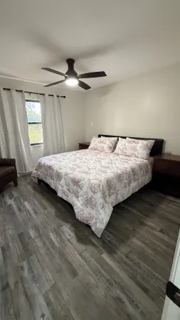 This is it: Red Door Vacay House in Delightful Brandon with Game Room and Pool